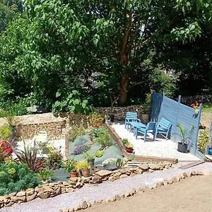 Bed & Breakfast D'hote Familiale De La Maison Bleue